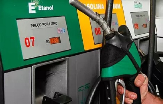 Etanol sobe quase 18% em março; gasolina tem alta de 12% e se aproxima dos R$ 6