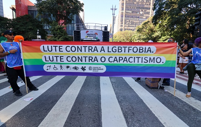 Secretaria da Pessoa com Deficiência participa da 27ª Parada do Orgulho LGBTQIAP+