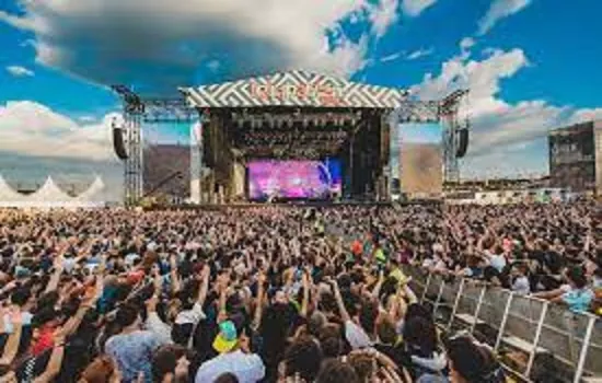 Lollapalooza Brasil abre reserva de transfers e lockers para o público do festival_x000D_