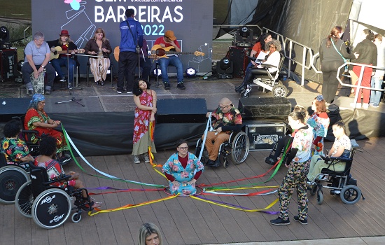 Festival Sem Barreiras reúne artistas com deficiência