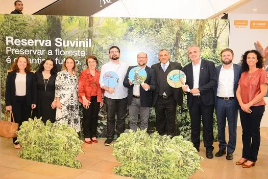 Prefeitura de SBC recebe doação de painéis da Basf em cerimônia no Golden Square Shopping