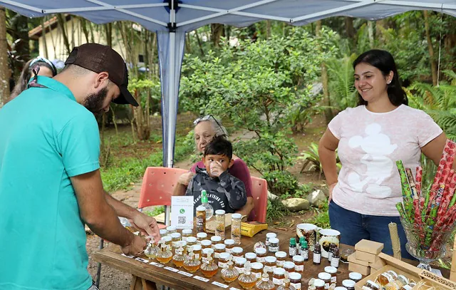 Inauguração de meliponários reúne 300 pessoas no Jardim Botânico de Diadema