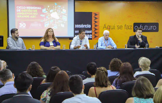 Experiências e desafios da gestão documental marcam evento no Consórcio