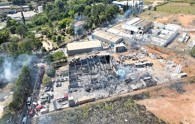 Explosão em caldeira de metalúrgica deixa funcionários feridos em Cabreúva