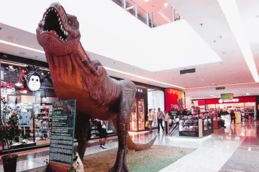 Exposição gratuita Vila dos Dinos no Cantareira Norte Shopping