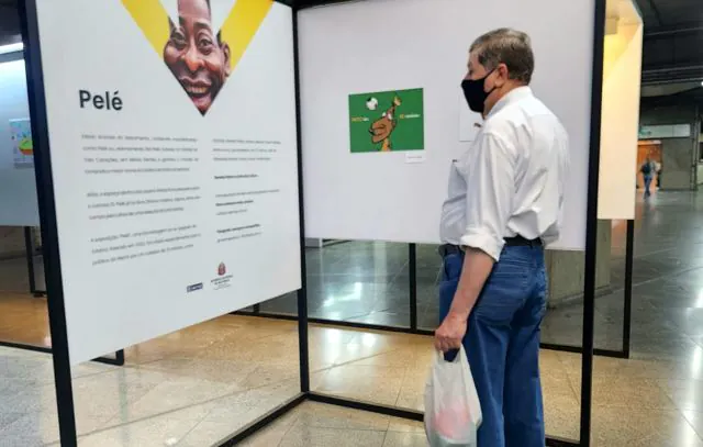 Estação Paraíso recebe exposição em homenagem ao ex-jogador Pelé