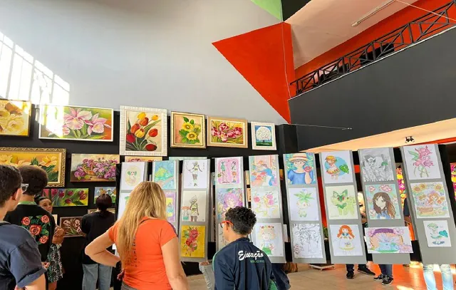 Escola de Artes de Ribeirão Pires lança nova exposição com mais de 100 obras de alunos