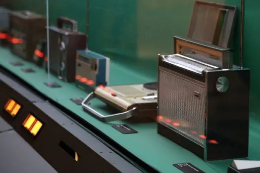 MIS inaugura exposições sobre a história do rádio em SP