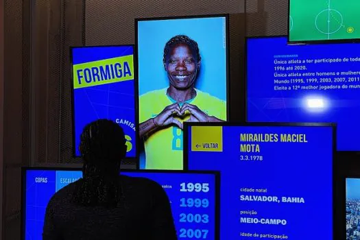 Mostra traz a luta da mulher no futebol e a história da Copa feminina