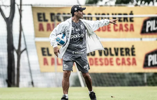 Bustos exalta jovens jogadores e comemora vitória do Santos fora de casa