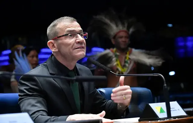 Fabiano Contarato é o novo líder da bancada do PT no Senado