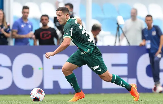 Fabinho celebra 1ª partida como titular no ano e espera sequência no Palmeiras