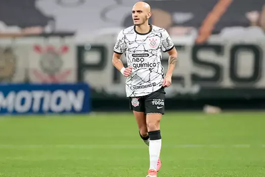 Fábio Santos aprova rodízio de Vítor Pereira no Corinthians: “no caminho certo”