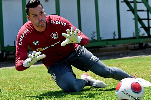 Goleiro Fábio chega ao Flu mirando a Libertadores: “está na hora”