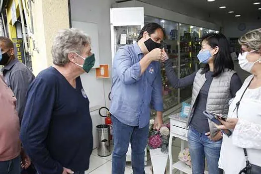 Fabio Palacio e Saul Klein fazem caminhada da Rua Visconde de Inhaúma