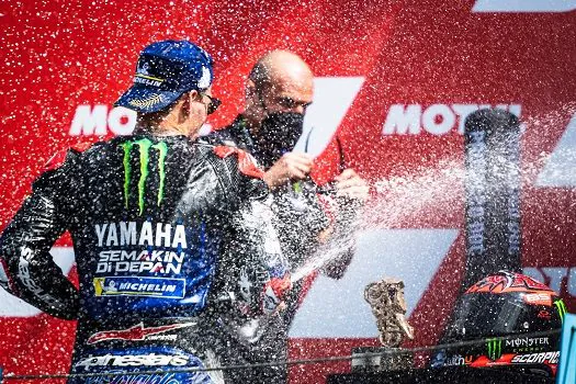 Quartararo ganha etapa da Holanda da MotoGP com dobradinha da Yamaha