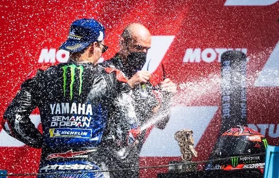 Quartararo ganha etapa da Holanda da MotoGP com dobradinha da Yamaha