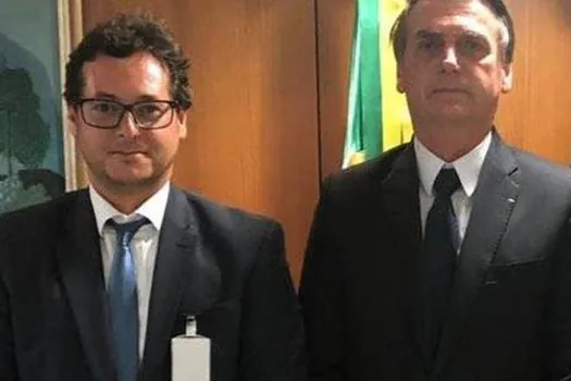 Wajngarten continua ‘mais firme do que nunca’, diz Bolsonaro_x000D_