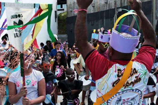 Fim de semana pós-Carnaval tem exposição, baile e bloco nas Fábricas de Cultura