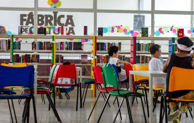 Oficina Cultural Maestro Juan Serrano e Fábricas de Cultura celebram Dia Mundial do Livro