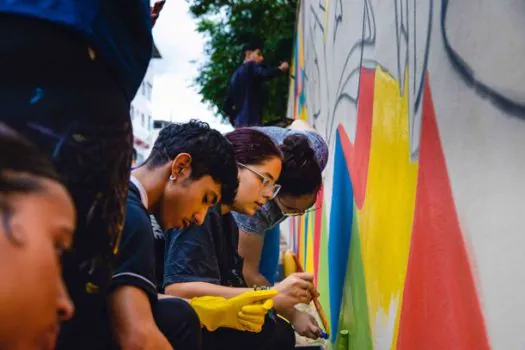 Fábrica de Graffiti recupera muros de escola e creche públicas em distrito da ZL de SP