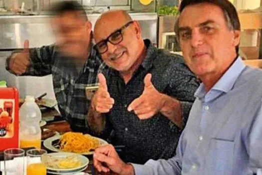 ‘Vaquinha’ para Bolsonaro recebe Pix de R$ 10 de ex-assessor Fabrício Queiroz