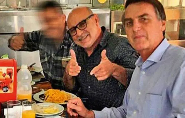 ‘Vaquinha’ para Bolsonaro recebe Pix de R$ 10 de ex-assessor Fabrício Queiroz