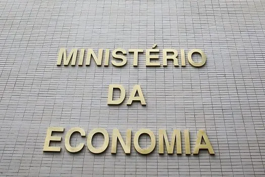 Governo bloqueia mais R$ 2,635 bilhões do Orçamento