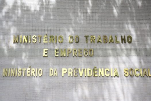 MTE assina pacto com entidades do RS contra trabalho escravo