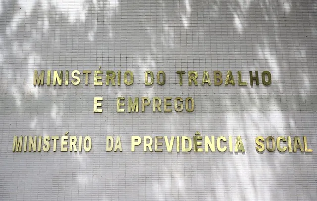 MTE assina pacto com entidades do RS contra trabalho escravo