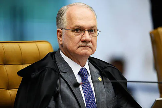 Armas: Fachin vota por inconstitucionalidade de decretos de Bolsonaro sobre posse