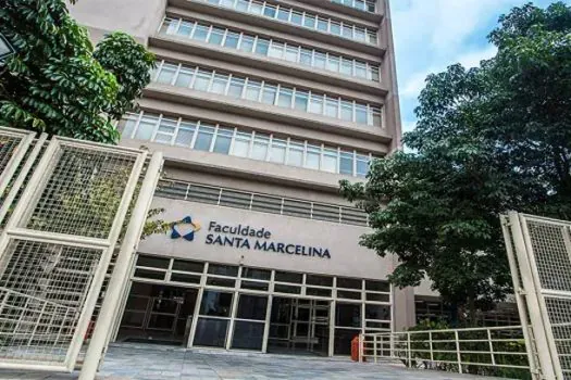 Faculdade Santa Marcelina realiza exposição de pinturas