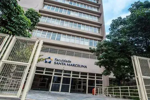 Faculdade Santa Marcelina oferece vivência de percussão e cantoria gratuita