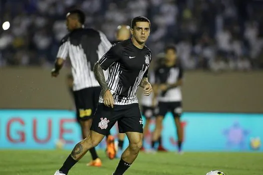 Fagner vê Corinthians sem entrosamento e lamenta: “Sentimento não é dos melhores”