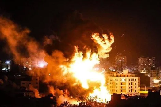 Israel ataca Faixa de Gaza em resposta a lançamento de foguete