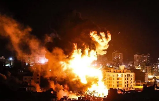 Israel ataca Faixa de Gaza em resposta a lançamento de foguete