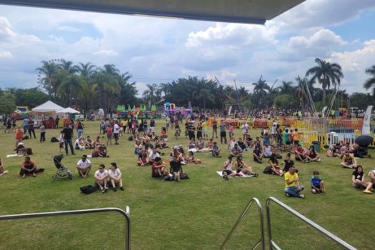 Final de semana de Dia das Mães no Villa-Lobos terá aulas de yoga, dança e funcional