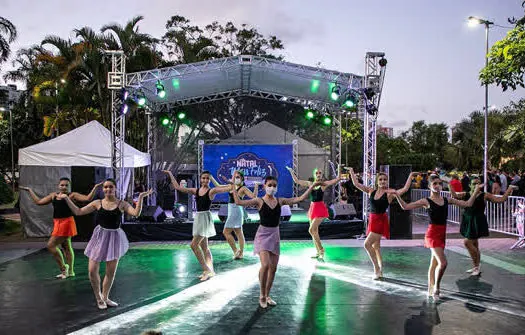 Apresentações de dança e música da FASCS animam o Natal em São Caetano