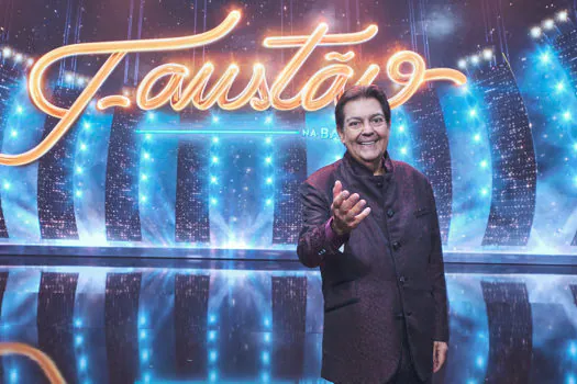 Fausto Silva retorna à Band após 34 anos com programa diário