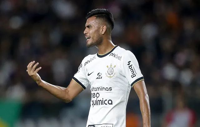 Fausto desfalca Corinthians de novo; Murilo e Bruno Méndez voltam contra o Athletico-PR