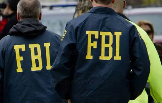 FBI prende 3 neonazistas que planejavam ataque