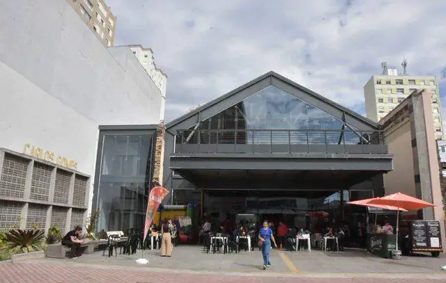 Cine Theatro Carlos Gomes recebe Feira de Brechós e lançamento de livro infantil