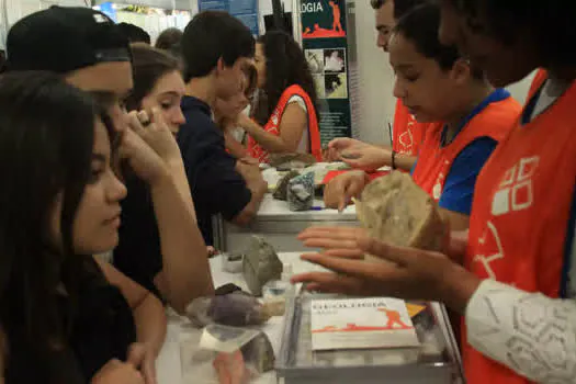 Diretoria de Ensino de São Bernardo realiza feira de profissões para estudantes da região