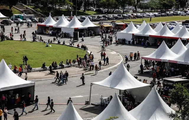 Feira do Livro volta ao Pacaembu com 60 autores