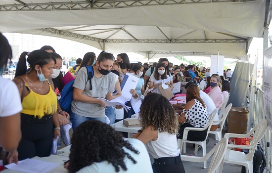 Feirão do Emprego atende 5 mil mulheres na Esplanada de São Bernardo