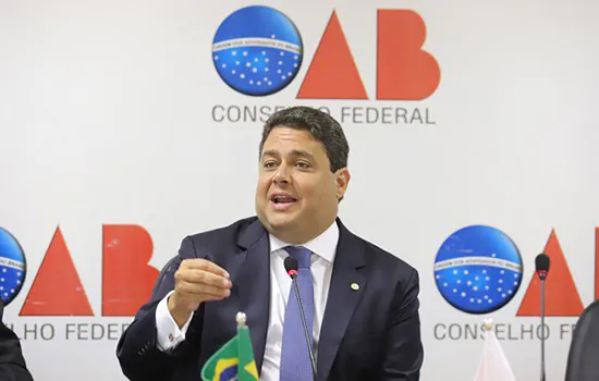 Presidente da OAB aciona STF para Bolsonaro dar explicação sobre morte de seu pai