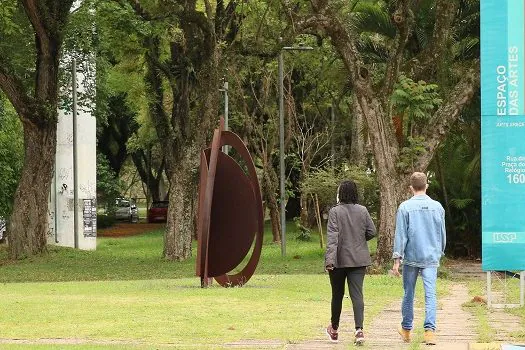 Finados: veja o que funciona em SP neste feriado