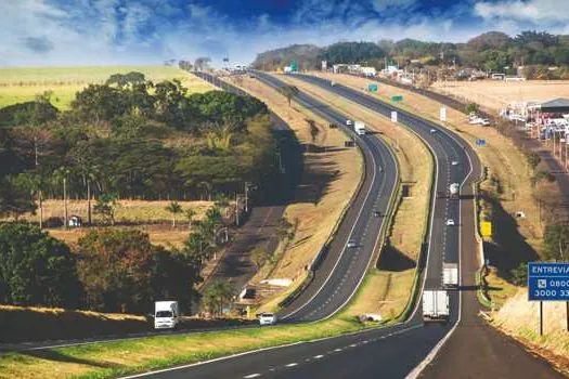 SP prevê movimento de cerca de 4 milhões de veículos nas rodovias durante o feriado