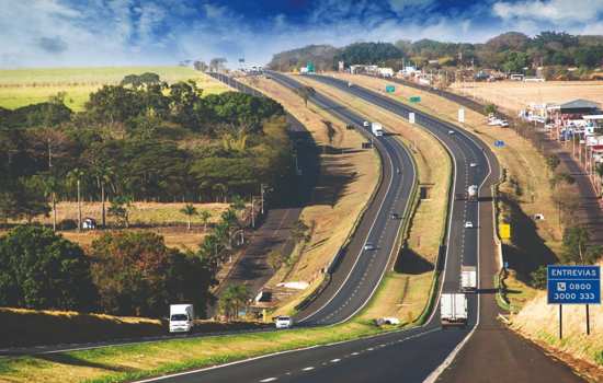 SP prevê movimento de cerca de 4 milhões de veículos nas rodovias durante o feriado