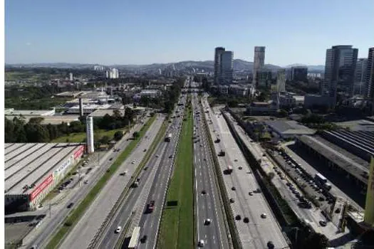 Mais de 4 milhões de veículos devem deixar a Capital paulista neste feriado